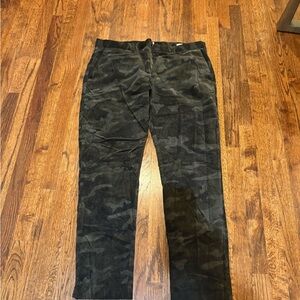 GAP Corduroy Pants Slim fit Camo  Mens Size 38x32 black green
